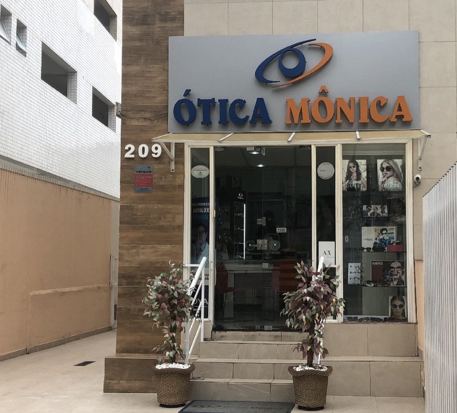Frente da Ótica Mônica